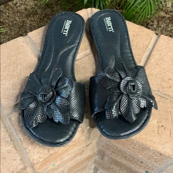 born loren sandal